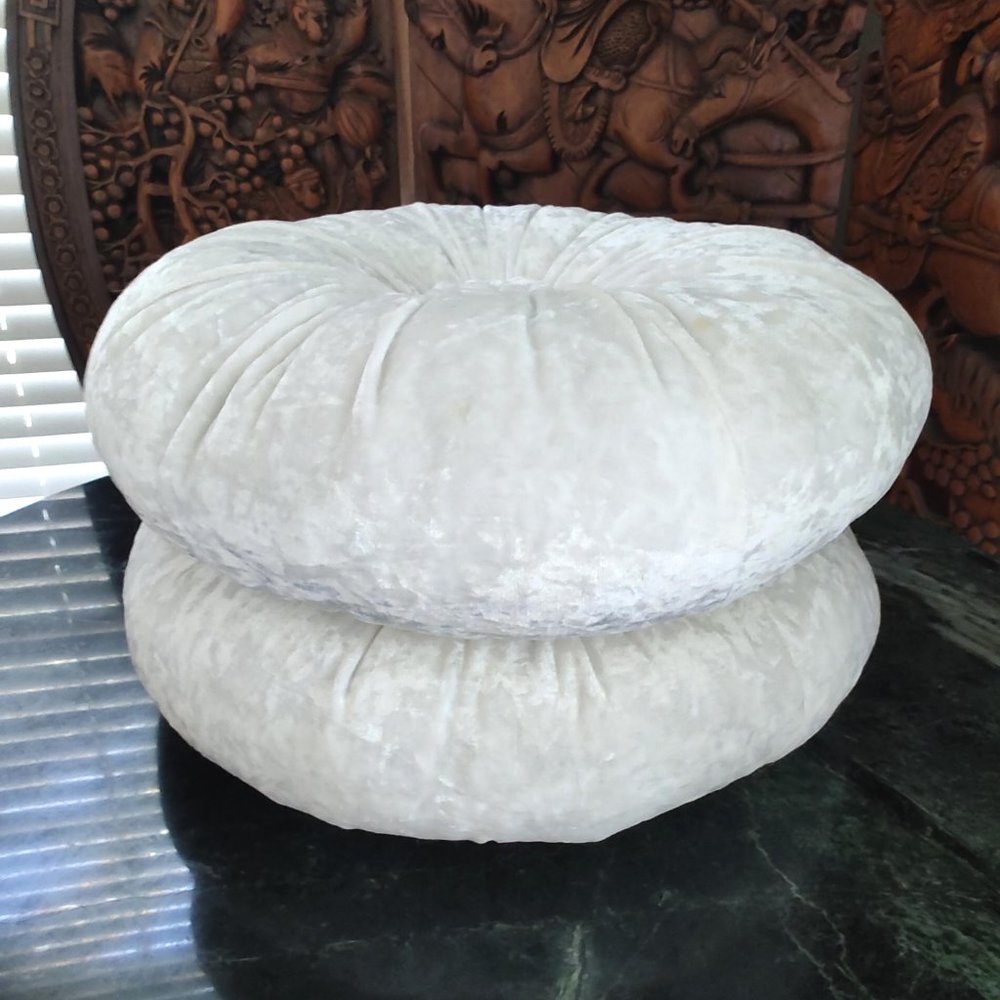 Custom Made Pair of White Velvet Velour Round 15" Boudoir Bedding Accent Pillows - Picture 4 of 5